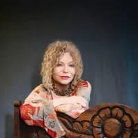 Lenka Lichtenberg's New Yiddish Kite